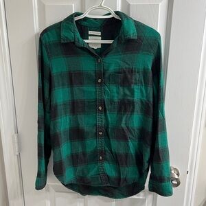American Eagle Outfitters Green and Charcoal Plaid Shirt